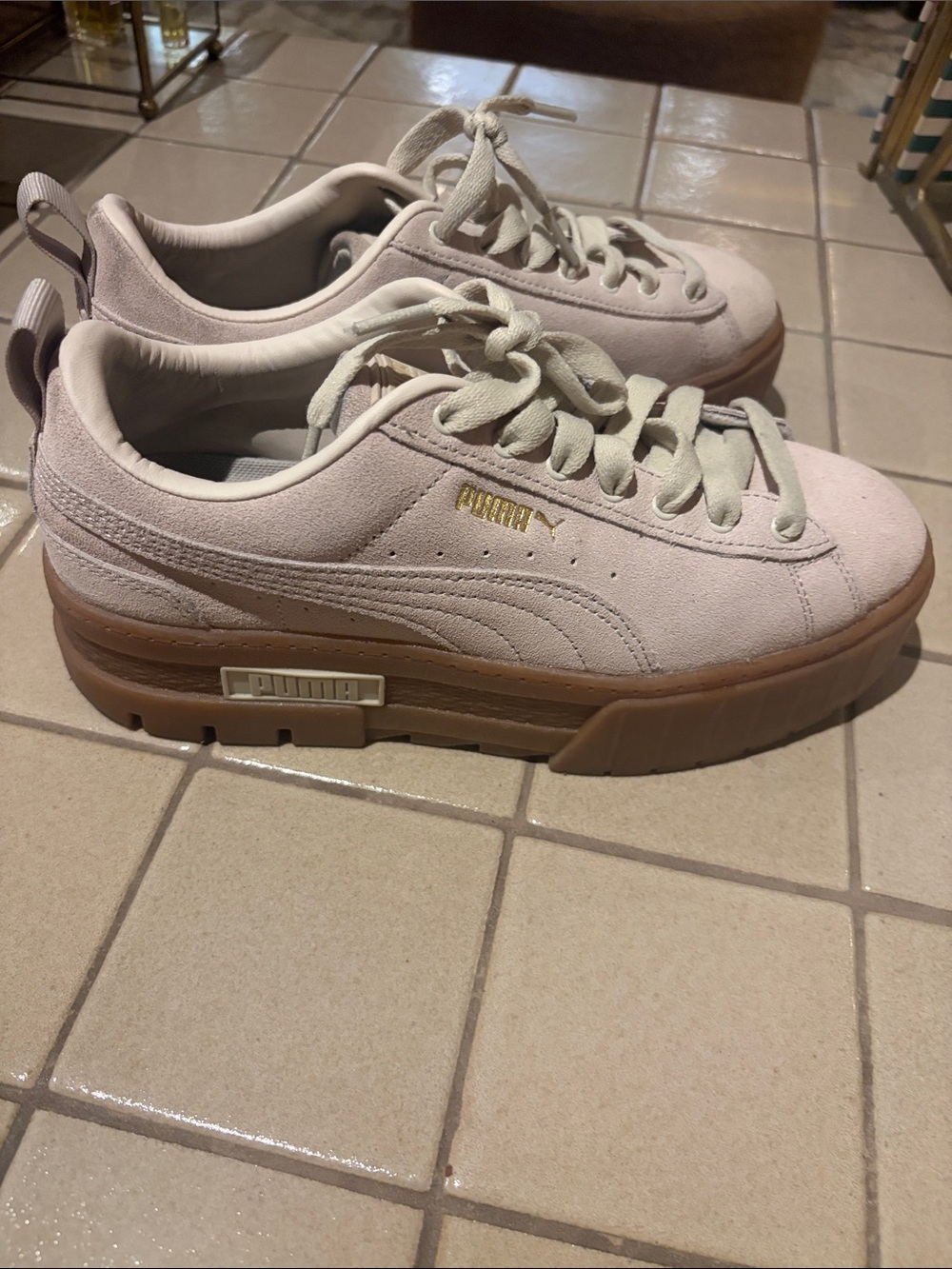 Puma Suede Sneakers platforms in Light Beige with Gold Logo size 8.5US